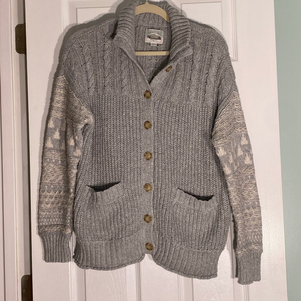 Men’s size small American Eagle Cardigan Sweater with pockets